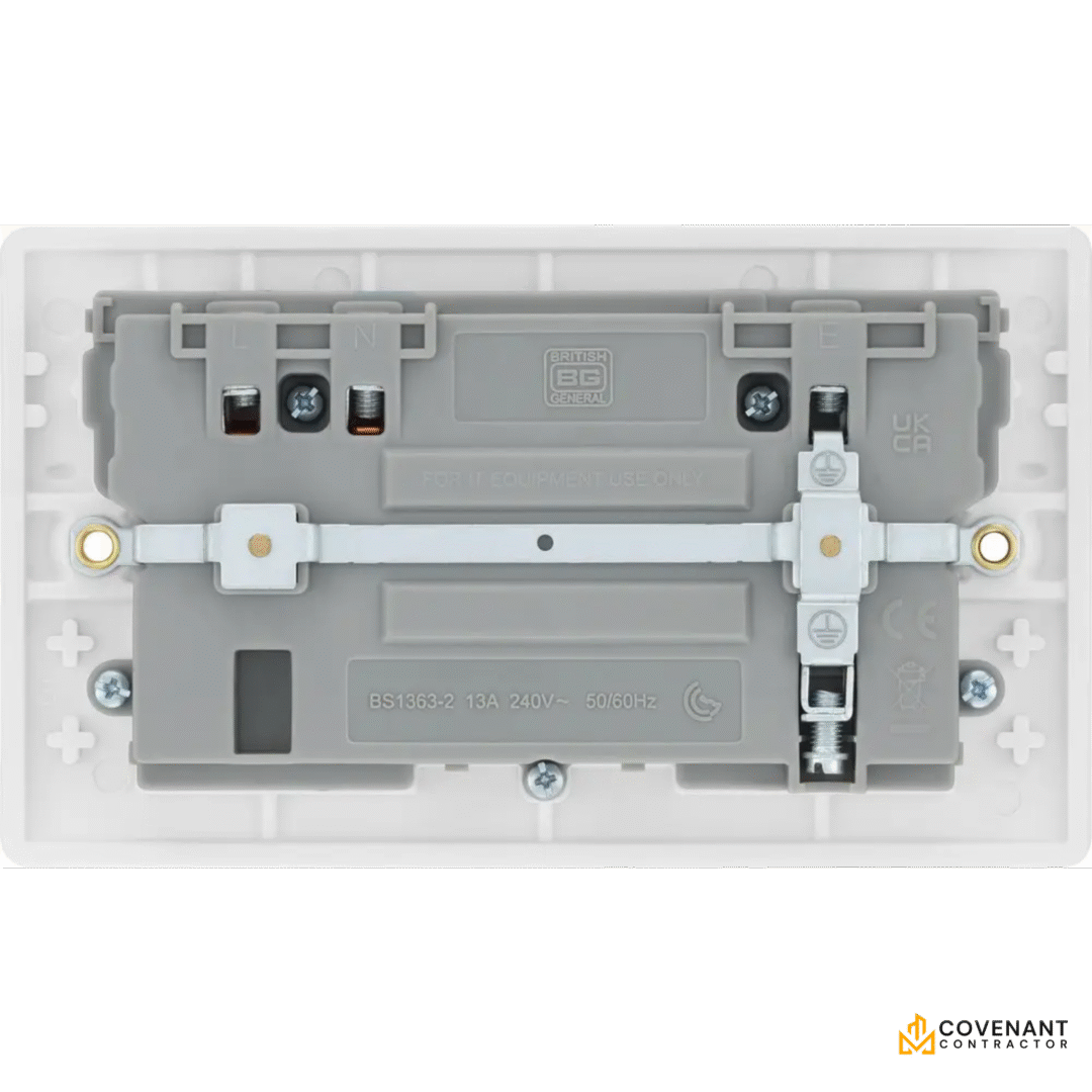 Double Switched Socket with USB A+C 22W - White Moulded - 13A - Image 3